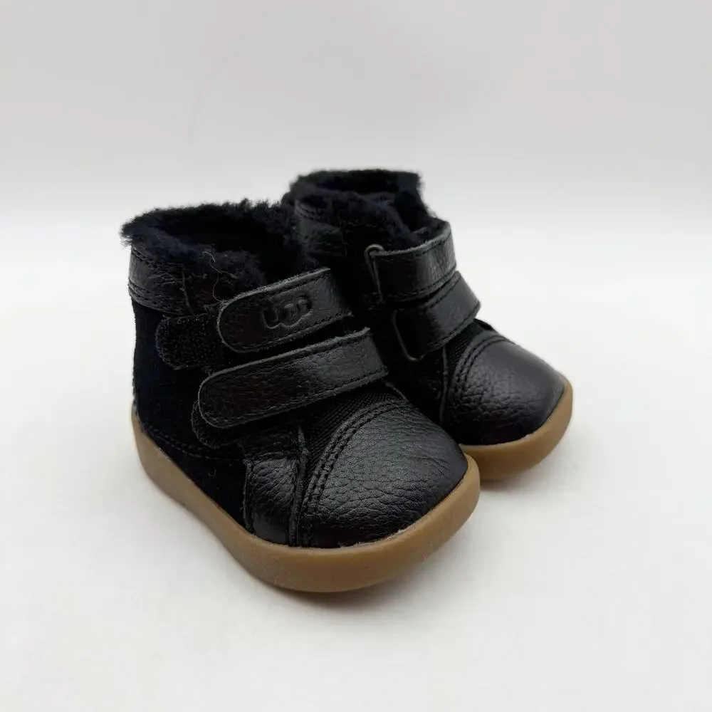UGG baby rennon